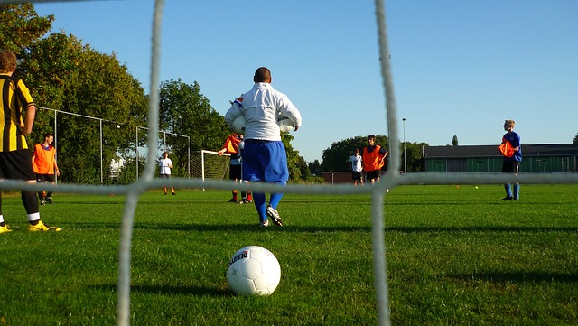 西部排名剧变！季后赛首队出炉，火掘湖争夺第二，四队竞争第5.